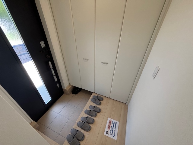 (玄関) (玄関)