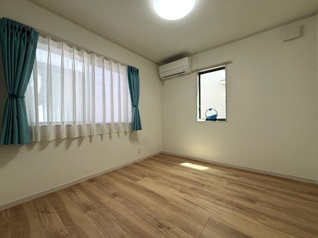 (寝室) (寝室)