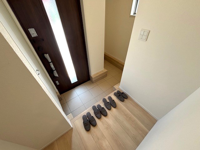 (玄関) (玄関)