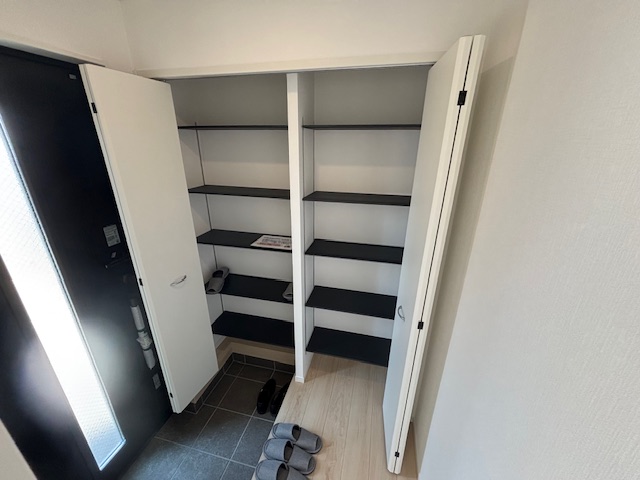 (玄関) (玄関)