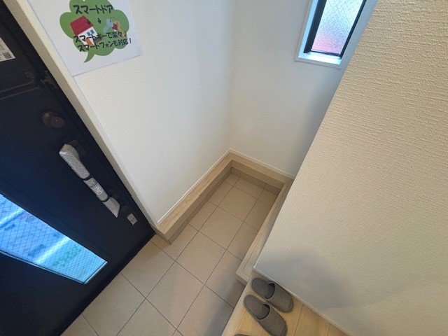 (玄関) (玄関)