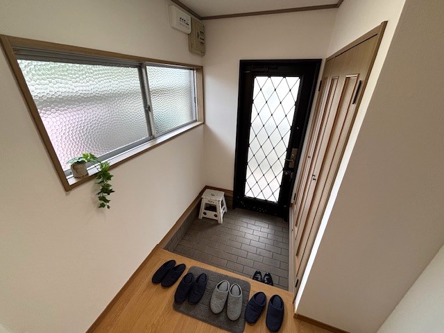 (玄関) (玄関)
